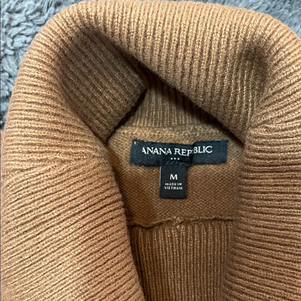 Banana Republic Tan Knit Pullover